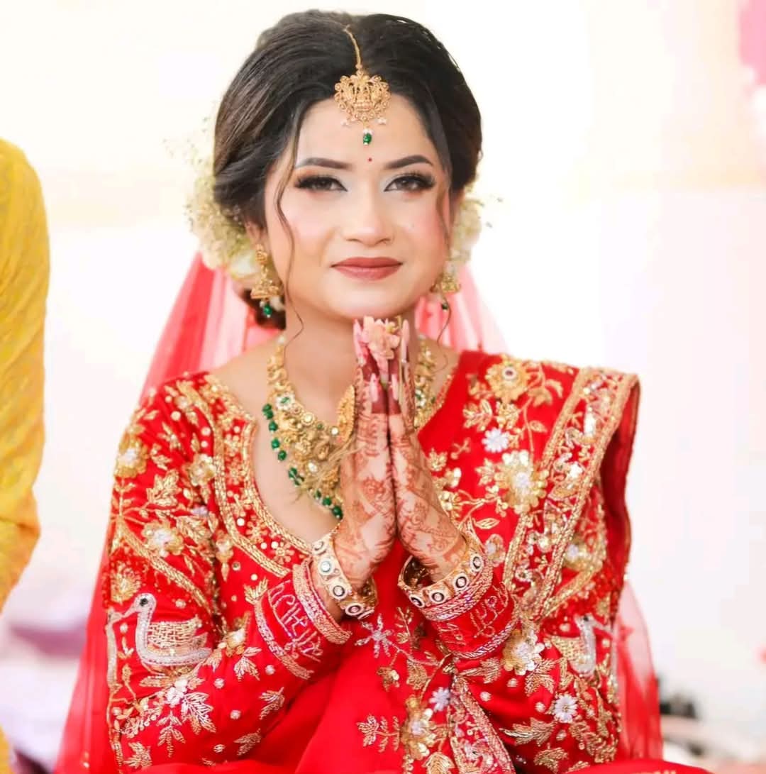 बिहे गरेको १ बर्ष नपुग्दै एलिना चौहानले सम्बन्धबिच्छेदको मुद्दा दर्ता