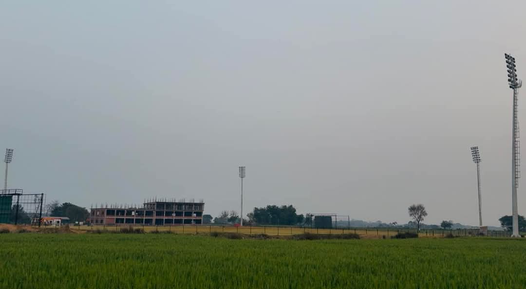 एक्स्ट्राटेक ओभल क्रिकेट स्टेडियम :फ्लड लाइट जडानको काम सम्पन्न