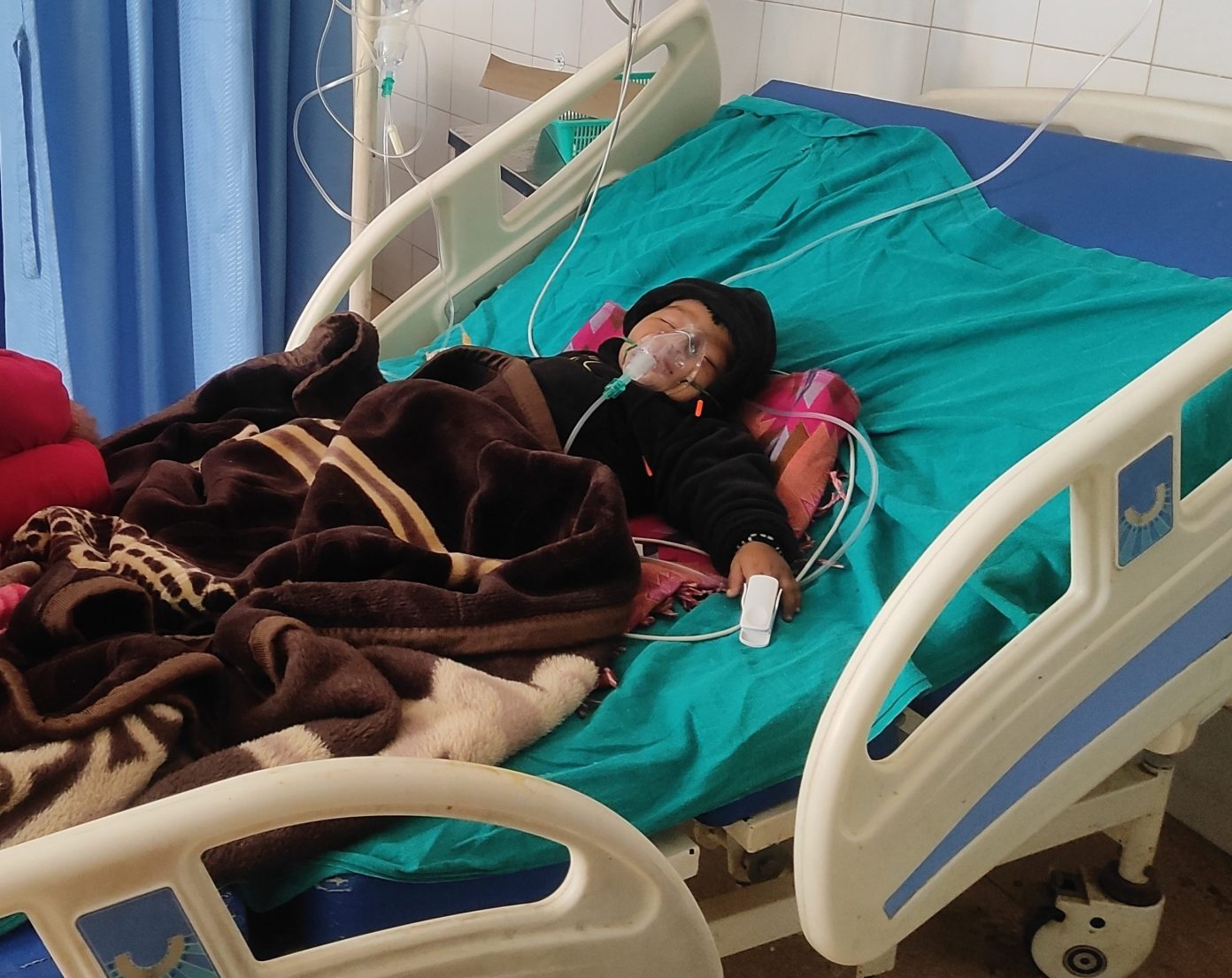 अस्पतालमा अलपत्र आठ महिने शिशुको जिवन बचाइदिन आग्रह