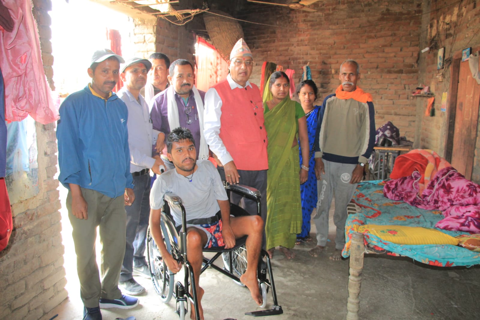अपाङ्गता भएका व्यक्तिको लागि सहायक सामग्री वितरण