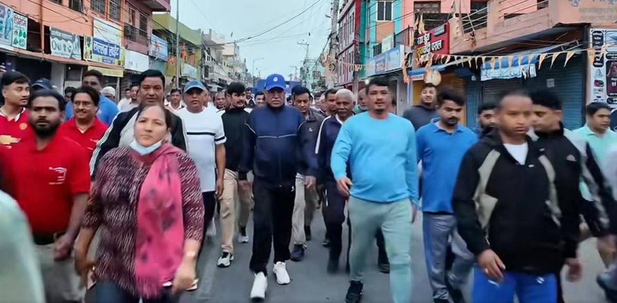 माओवादी जागरण अभियान: भैरहवाका चोकचोकमा मर्निङ वाकमा व्यस्त प्रचण्ड