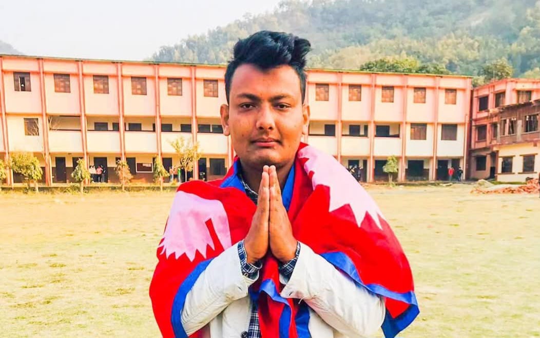 विद्यार्थीसँग परीक्षा फारमको रकम उठाउने अनेरास्ववियुका नेता कुँवरविरुद्ध प्रहरीमा उजुरी