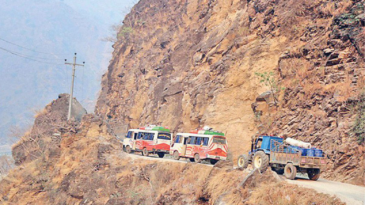 कर्णाली राजमार्ग दैनिक आठ घण्टा बन्द हुने