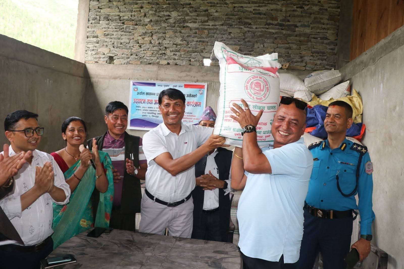 चार सय मुरी धान फलाउने कृषक अर्याल सम्मानित