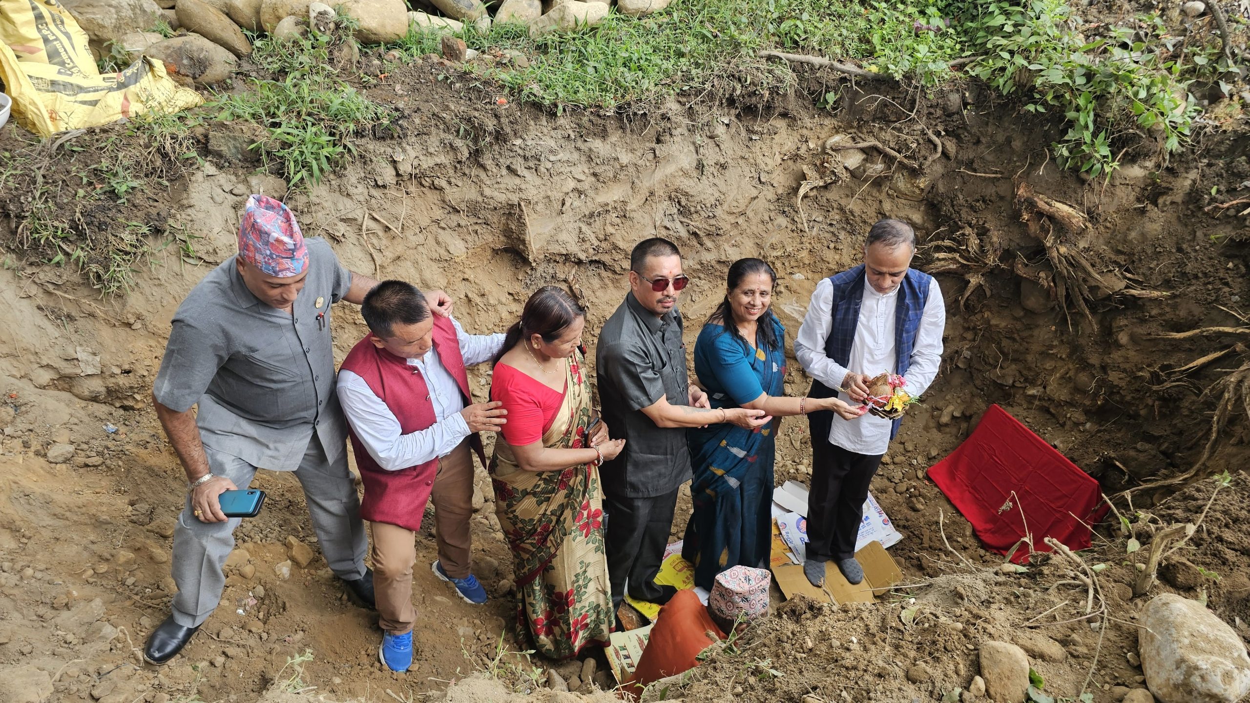 बुटवलको अभियान पथमा ४६८ मिटर लम्बाईको वाउण्ड्री पर्खाल निर्माणको शिलान्यास