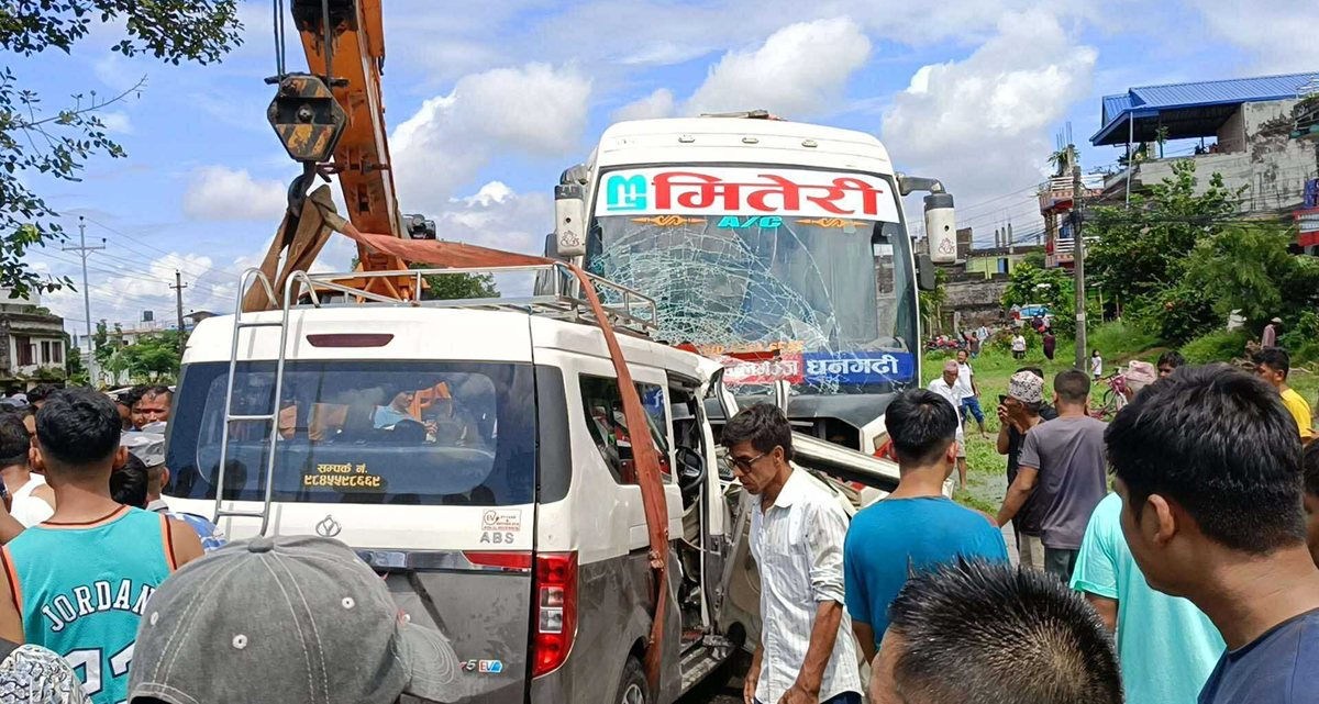 चितवनमा सवारी दुर्घटना, सातजनाको मृत्यु, १८ घाइते