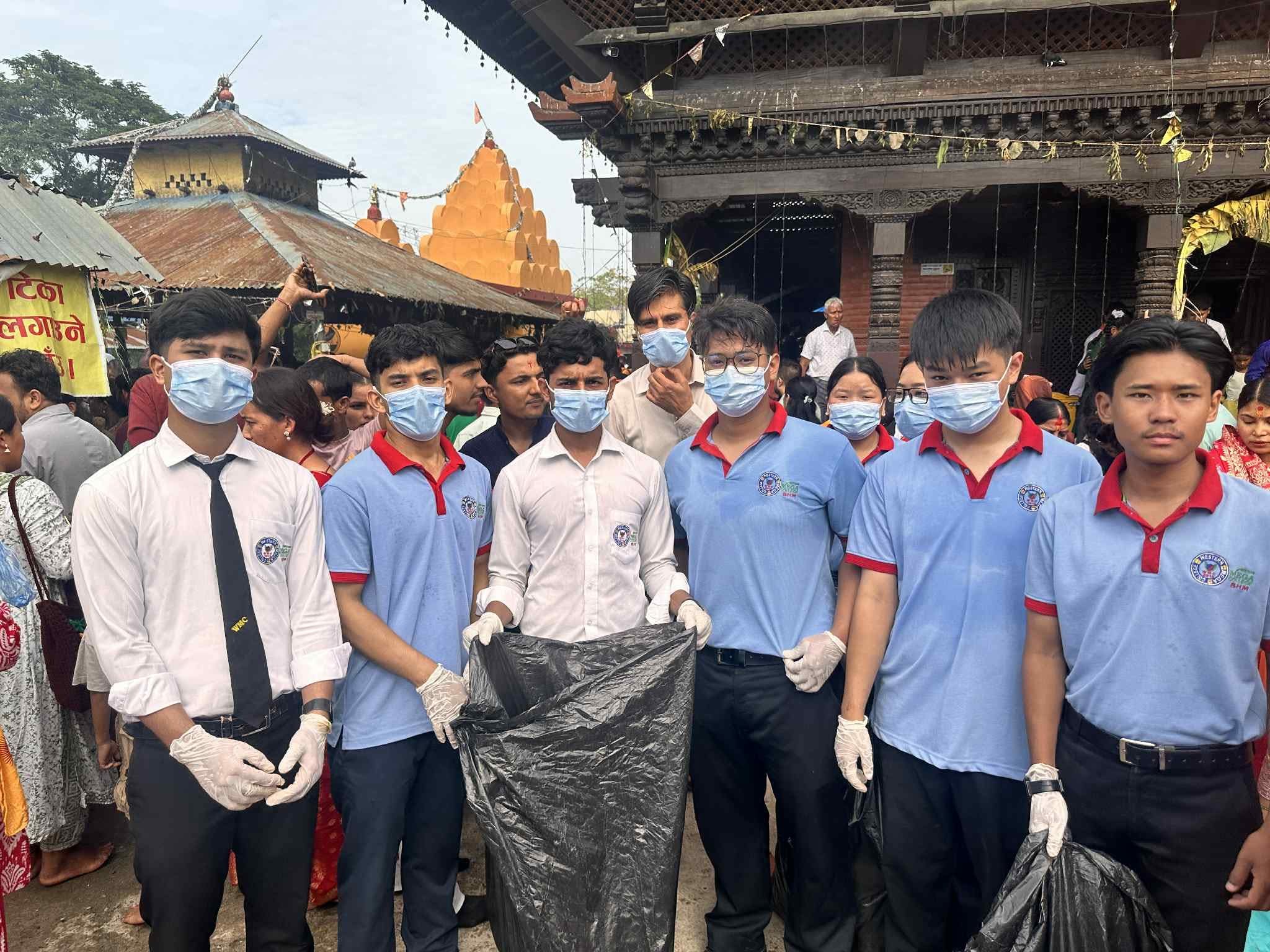 वेस्टर्न मेगा कलेजद्वारा मुक्तिनाथबाबा धाम र बोलबम धाममा सरसफाई