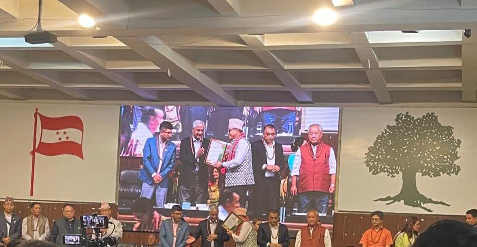 कर्मचारी हकहितदेखि समाज सेवासम्म सक्रिय रूपन्देही युनियन, अध्यक्ष चक्रपाणी पाण्डेयलाई कांग्रेसको सम्मान