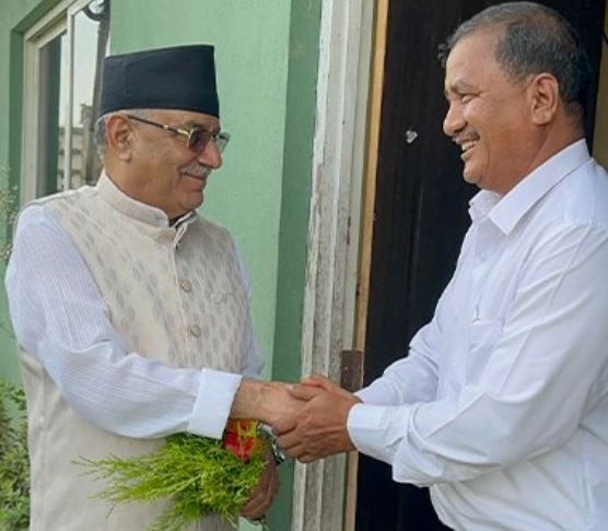 प्रचण्ड र विप्लवबीच भेट, पार्टी एकताबारे छलफल