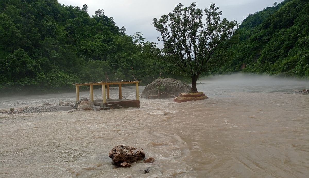 कालीगण्डकीमा वर्षकै उच्च बहाव: विश्वकै ठूलो शालिग्राम शिला डुबानमा, तटीय बस्ती जोखिममा