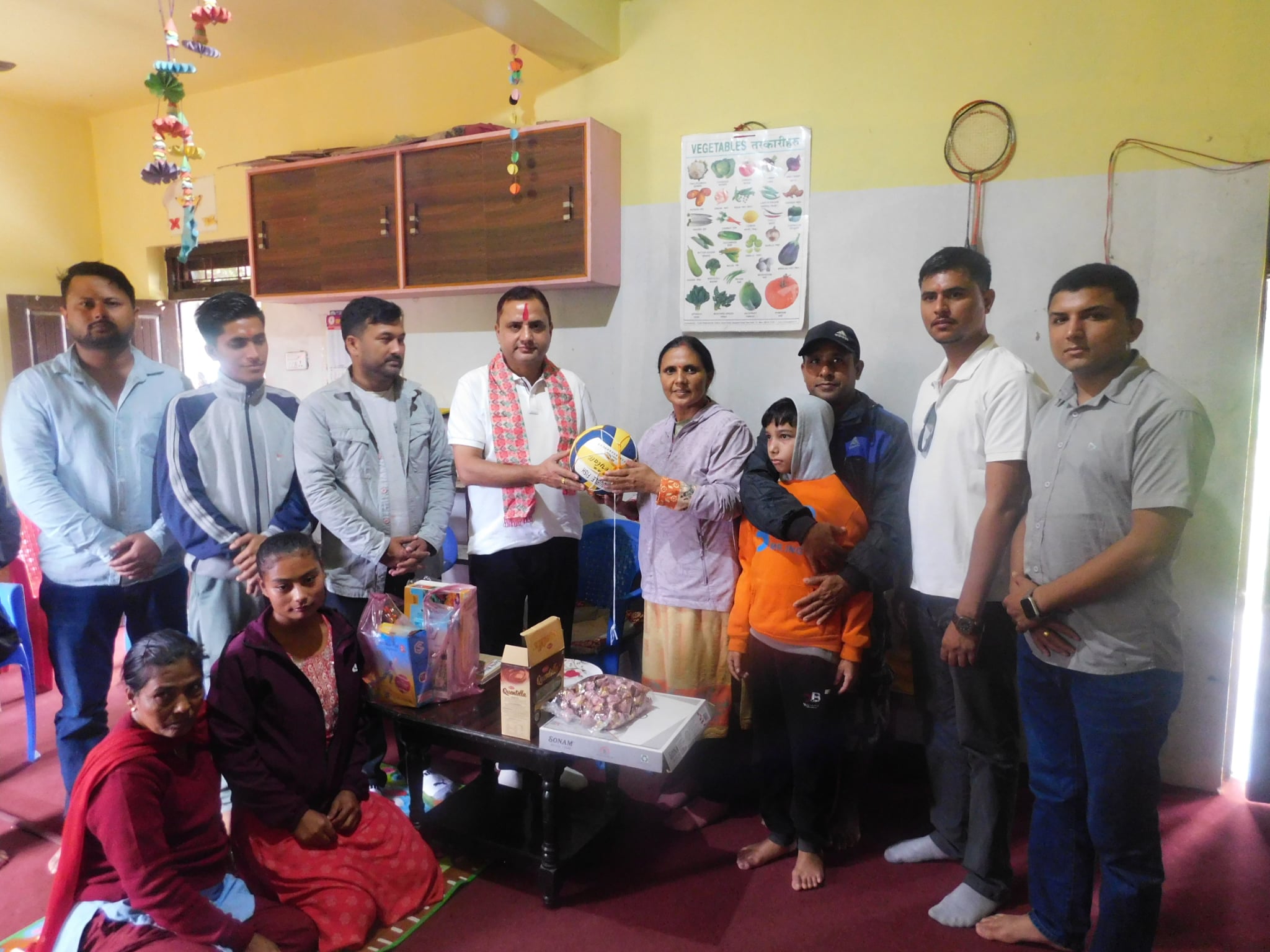 जन्मदिनको अवसरमा खनालद्धारा बौद्धिक अपांगता भएका विद्यार्थीलाइ स्टेशनरी तथा खेलकुद सामाग्री प्रदान