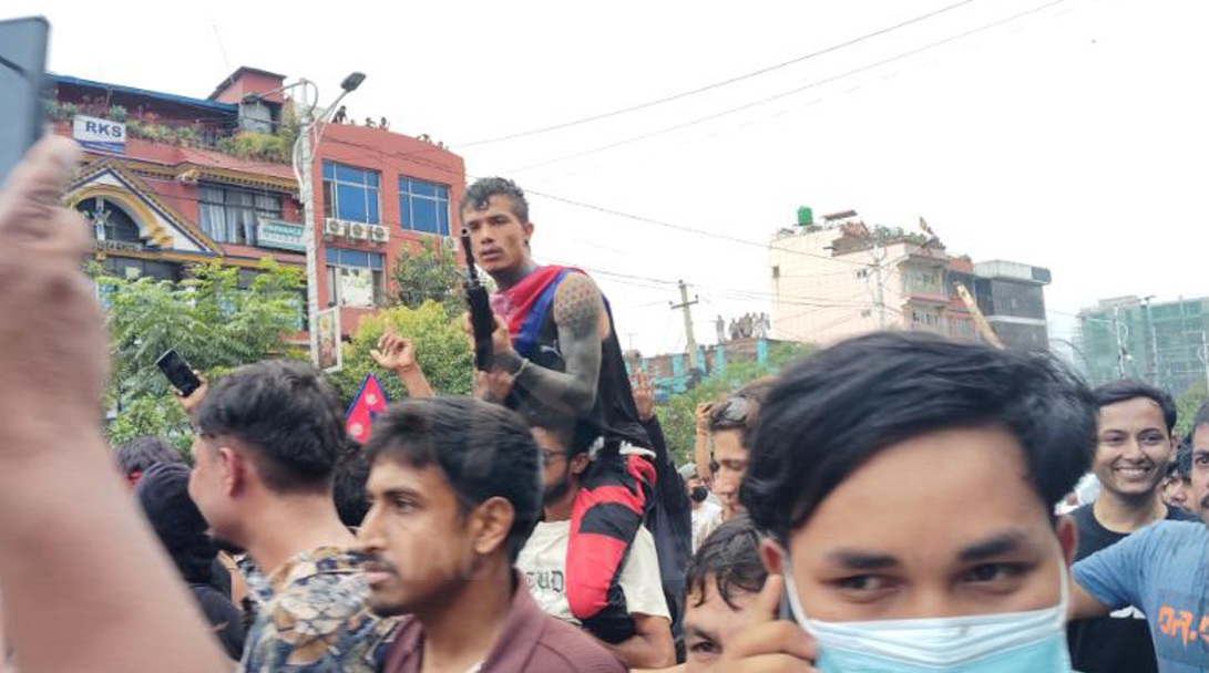 लुटिएकामध्ये ३९२ थान हतियार अझै गायब, बाहिरै छन् ६ हजार ७ सयै कैदी