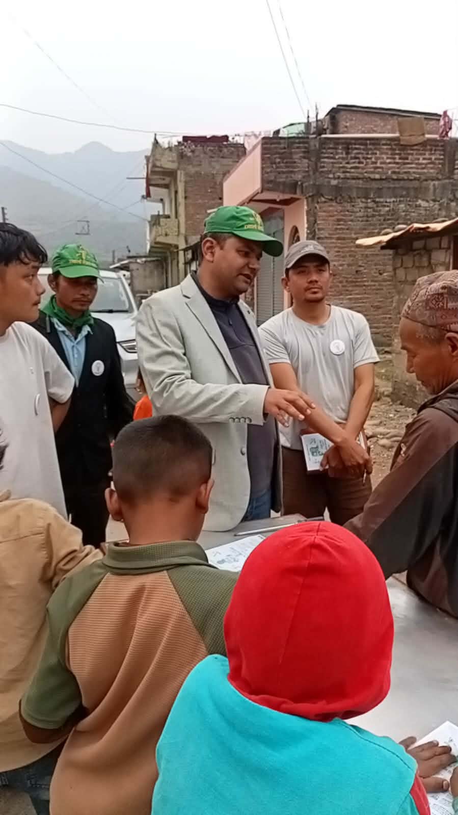 घरदैलोसंगै प्रविधिमैत्री चुनावी प्रचारमा रुपन्देहीका सुरज पाण्डे