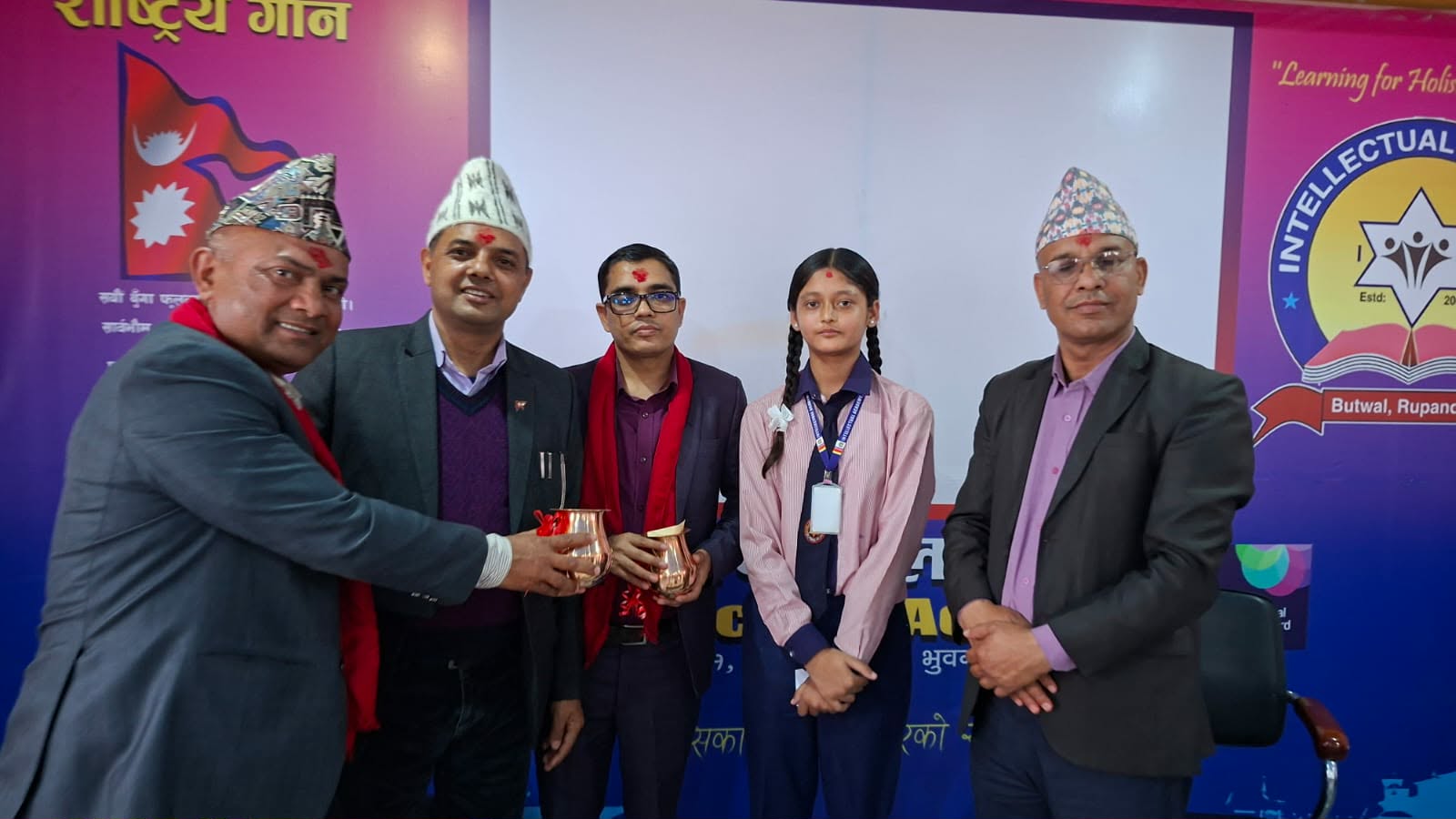 इन्टलेक्च्युअल एकेडेमीमा ‘The Leader Voice’ : विद्यार्थीका जिज्ञासामा जिल्ला न्यायाधिवक्ता मरासिनी
