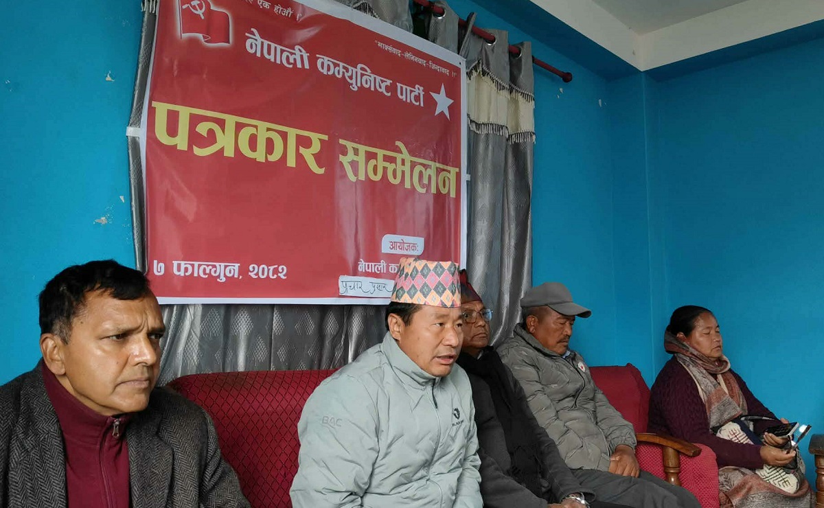 बालेनलाई वर्षमानको कटाक्ष : ‘काठमाडौंमा सुकुम्बासी हटाउने, झापामा समर्थन गर्ने राजनीति घातक