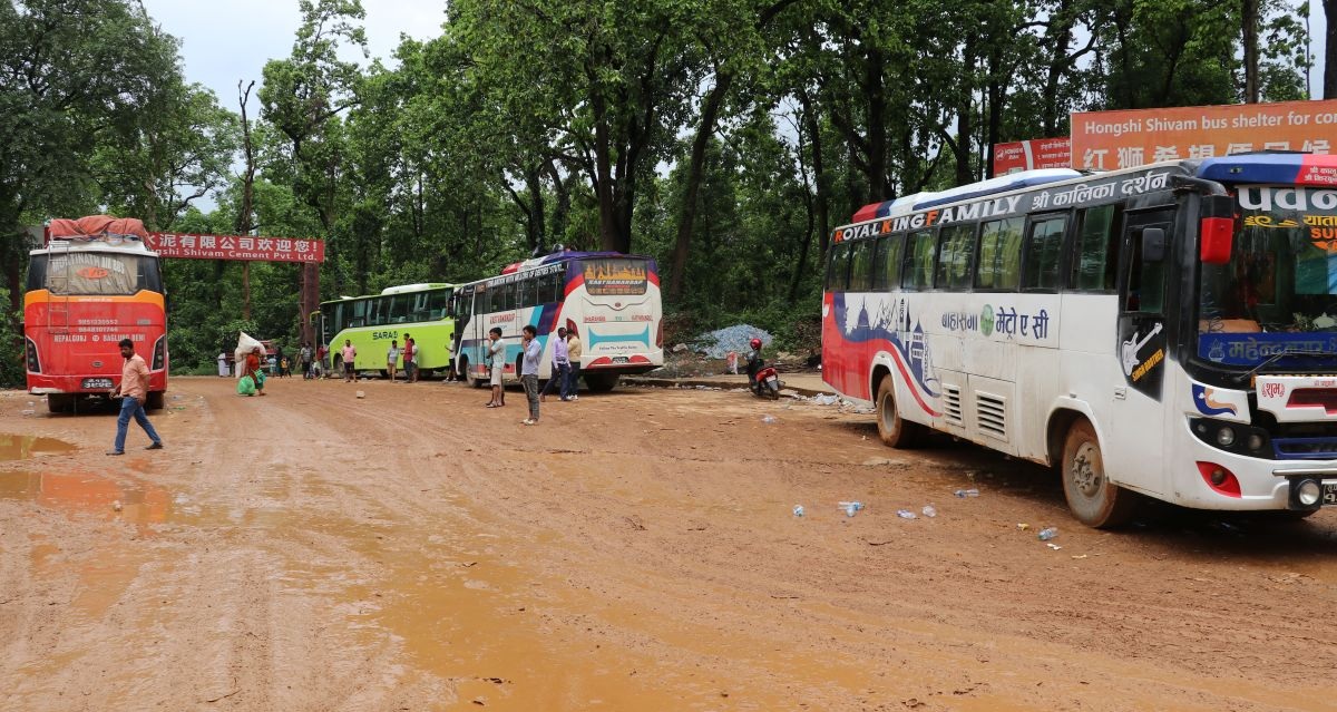 सडक चिप्लो हुँदा बुटवल–नारायणगढ सडक अवरुद्ध