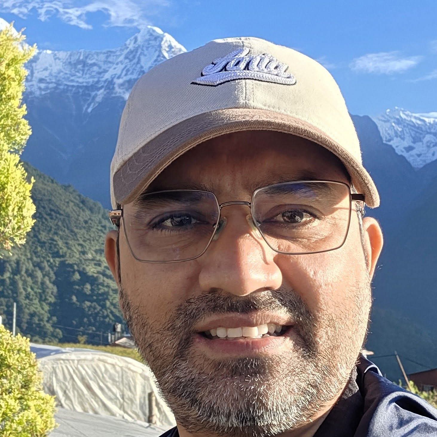 लुम्बिनी प्रादेशिक अस्पतालको मेसुमा डा. बिष्णु गौतम