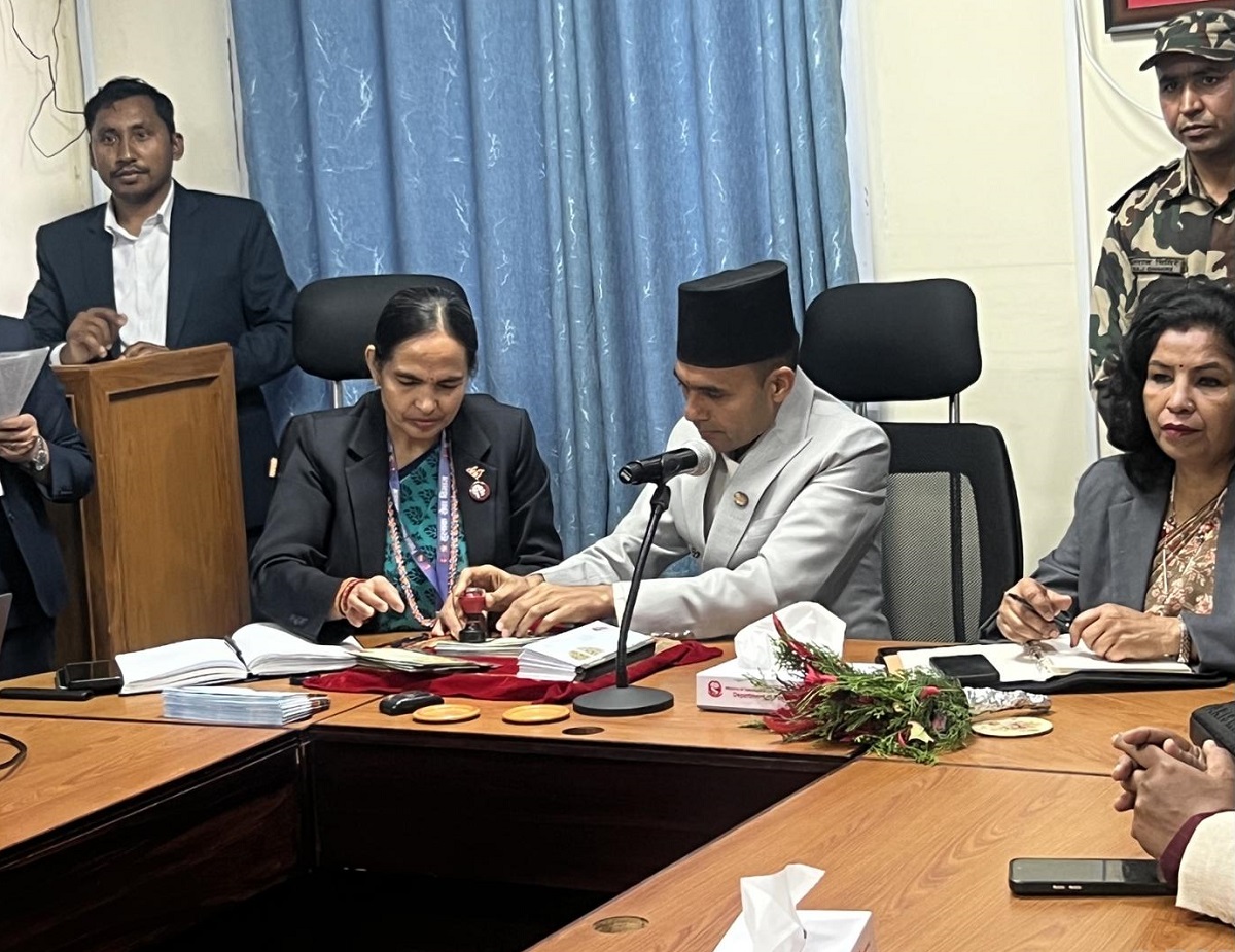 सञ्चारमन्त्रीको निर्देशनपछि सार्वजनिक बिदाको दिन पनि हुलाकबाट सेवा लिन सकिने