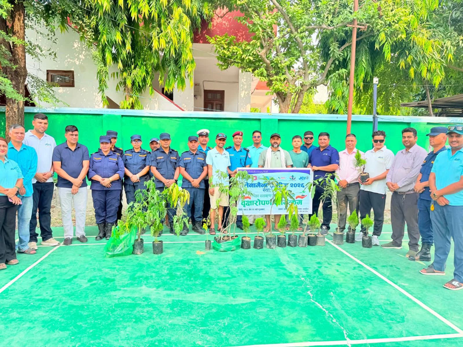 विश्व वातावरण दिवसमा रन्यौरा प्रहरी परिसर हराभरा : सैनामैना जेसीजद्वारा वृक्षारोपण